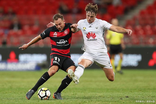 开云体育平台-包含赛地聚焦——荷甲集结日热度飙升，曼城门线救险，目标明确，资深球员宣示担当的词条